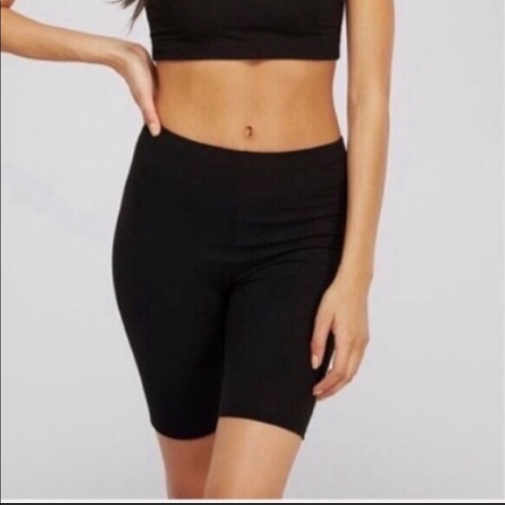 Ribbed Biker Shorts